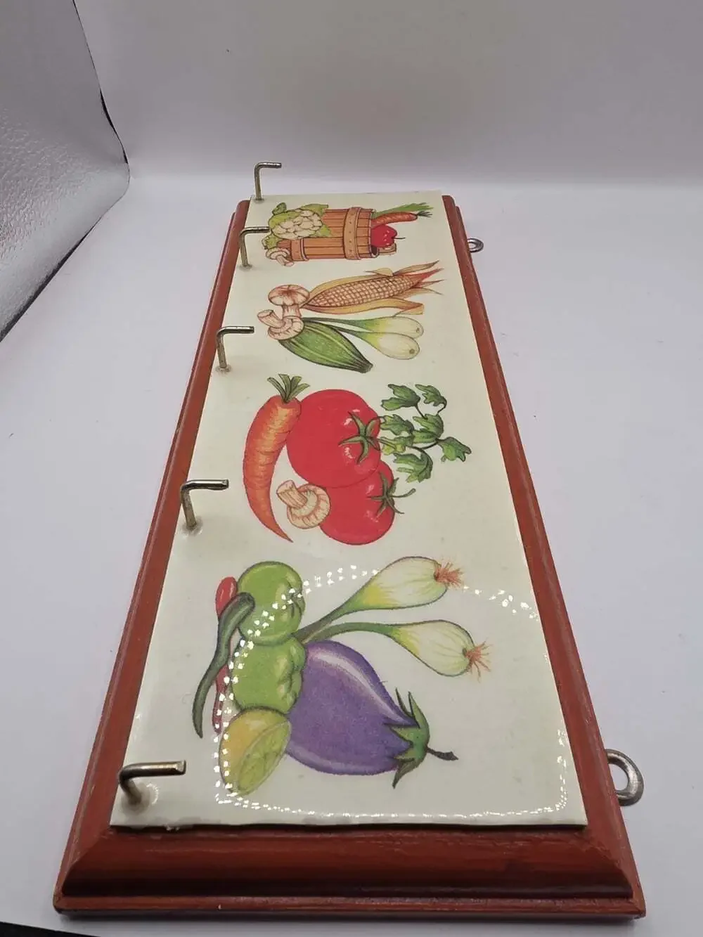 Vintage Wooden Wall Plaque w Key Hooks Kitchen Vegetable Theme